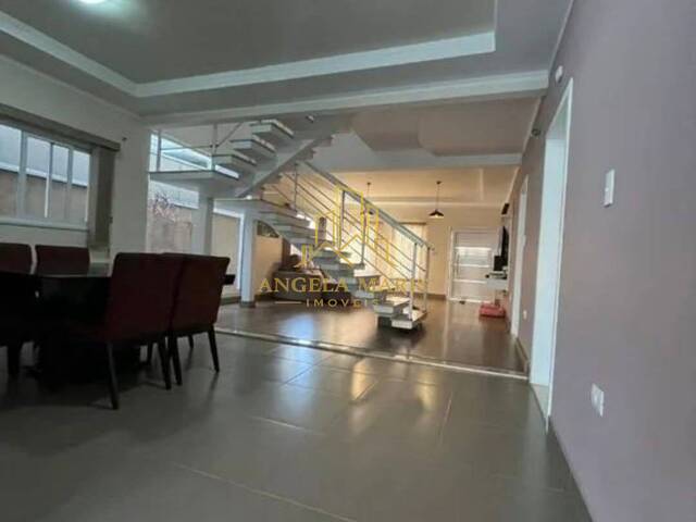 Casa em condomínio para Venda em Jacareí - 2