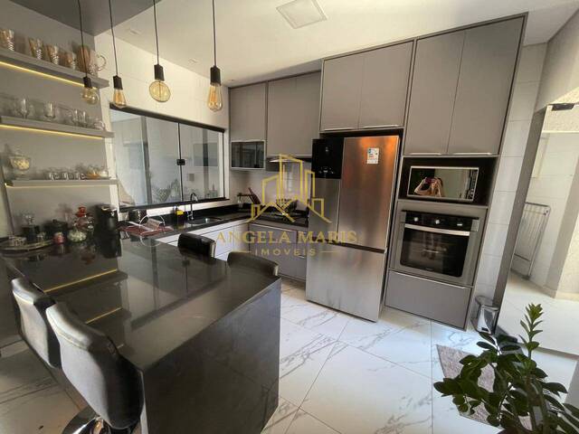 Casa para Venda em São José dos Campos - 3