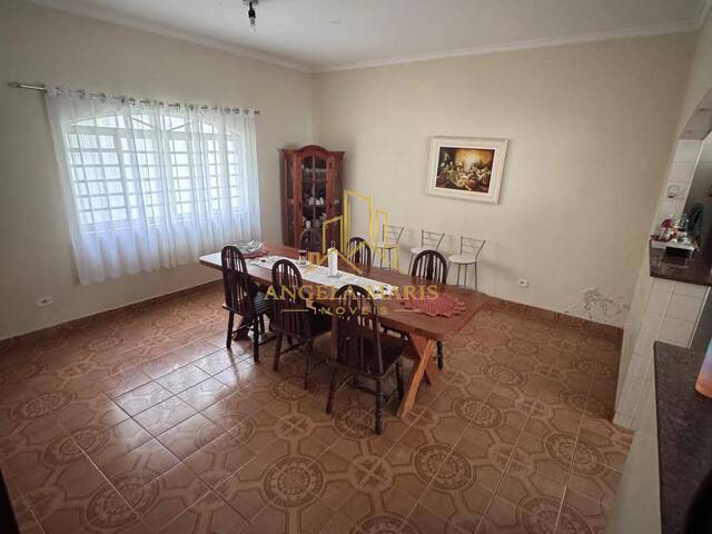 Casa para Venda em São José dos Campos - 3