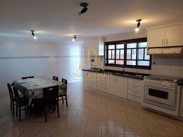 Casa para Venda em São José dos Campos - 4