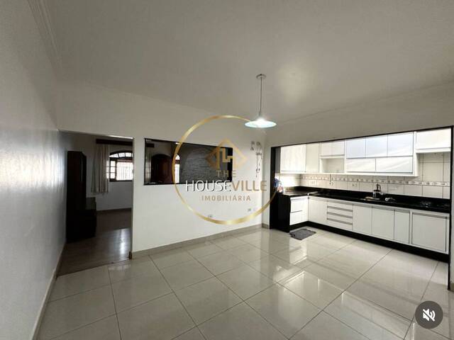 Casa para Venda em São José dos Campos - 3