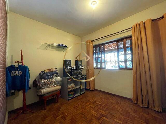 Casa para Venda em São José dos Campos - 3