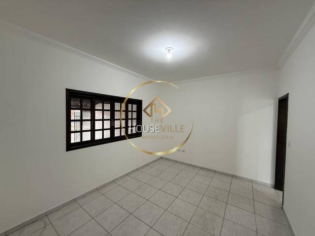 Casa para Venda em São José dos Campos - 3