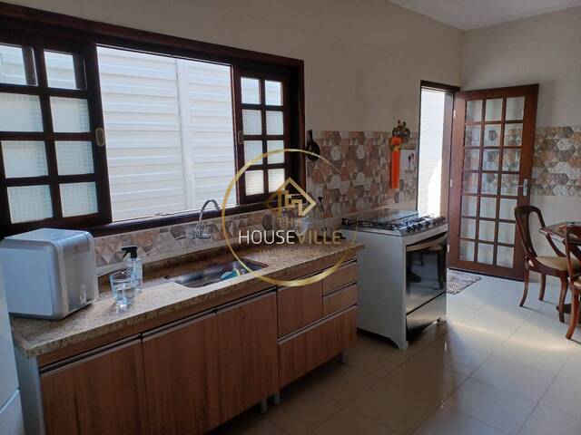Casa para Venda em São José dos Campos - 3