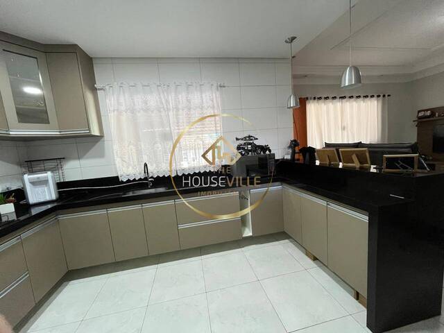 Casa para Venda em São José dos Campos - 2