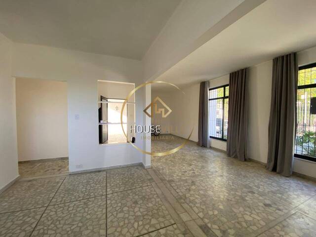 Casa para Venda em São José dos Campos - 3