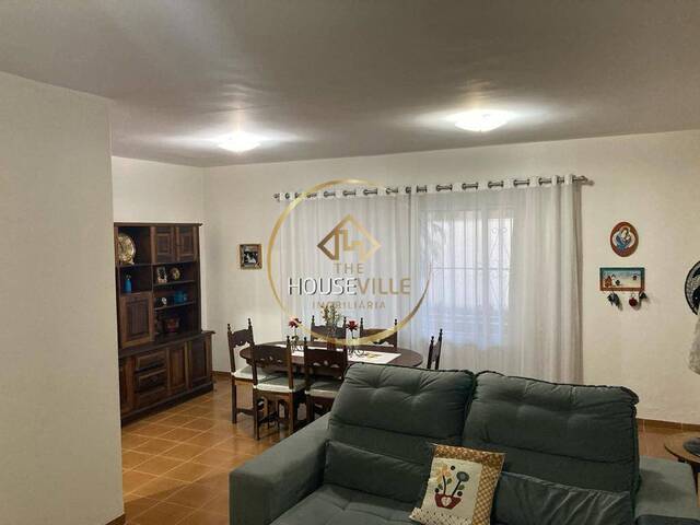 Casa para Venda em São José dos Campos - 2
