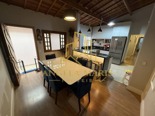 Casa para Venda em São José dos Campos - 4