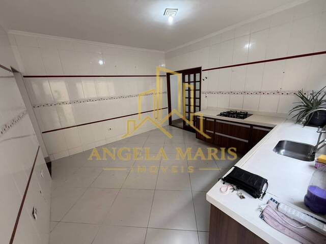 Casa para Venda em São José dos Campos - 4
