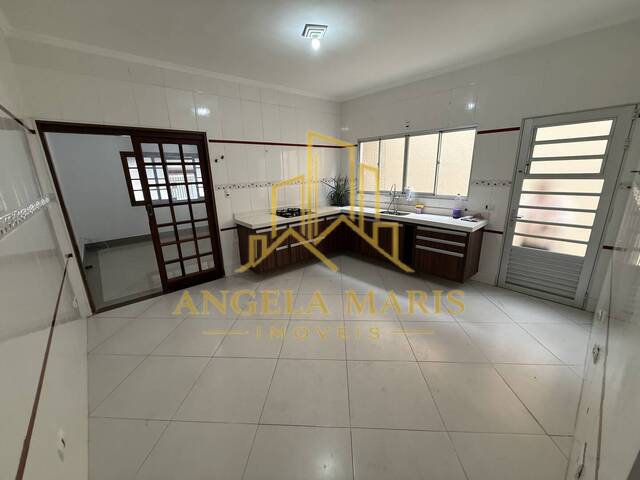 Casa para Venda em São José dos Campos - 3