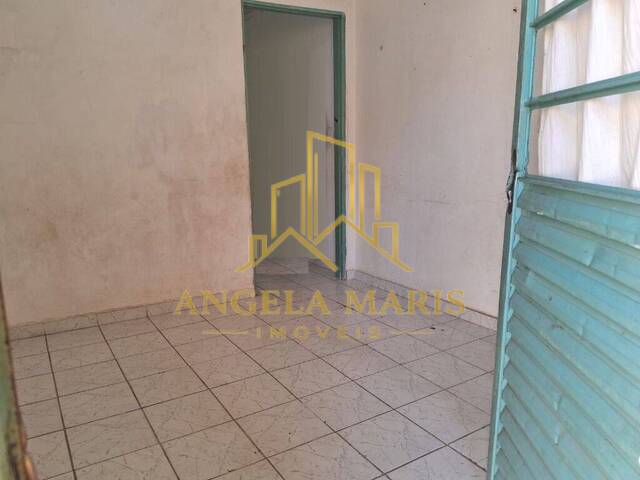 Casa para Venda em São José dos Campos - 4