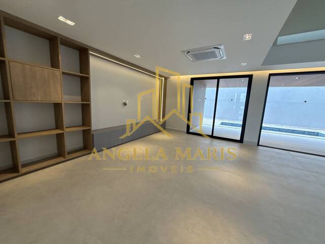 Casa para Venda em São José dos Campos - 3