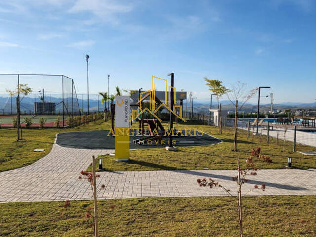 Terreno para Venda em São José dos Campos - 4