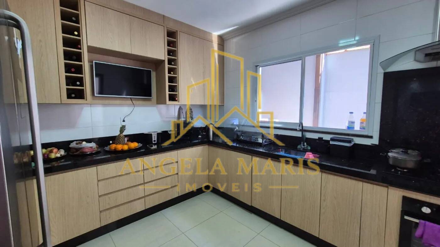 Casa, 4 quartos, 151 m² - Foto 3