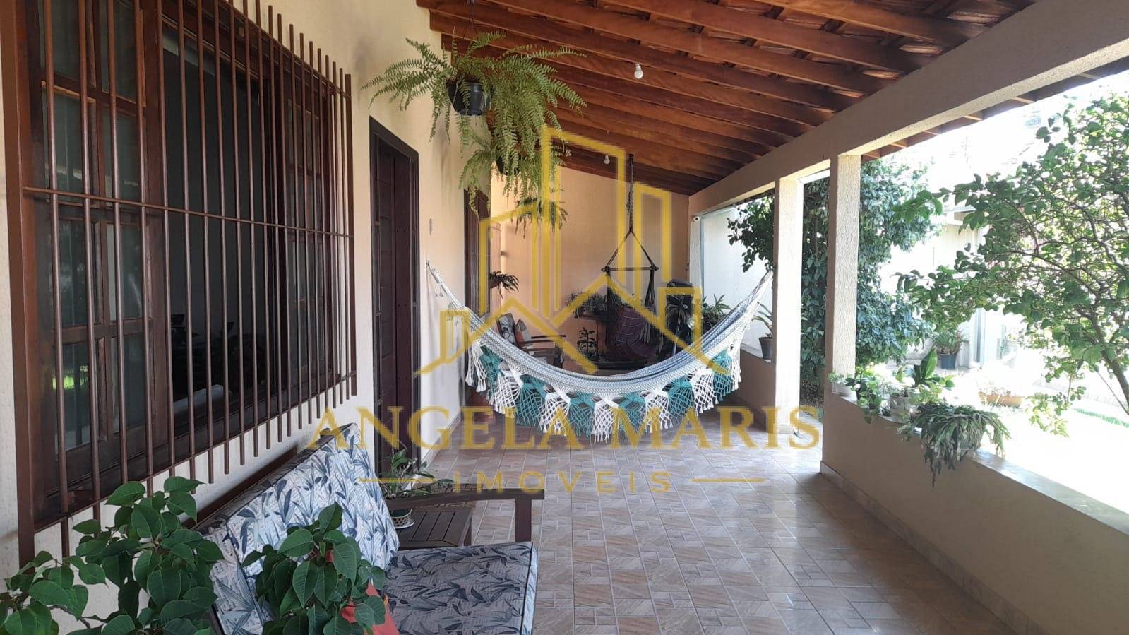 Casa, 3 quartos, 228 m² - Foto 1
