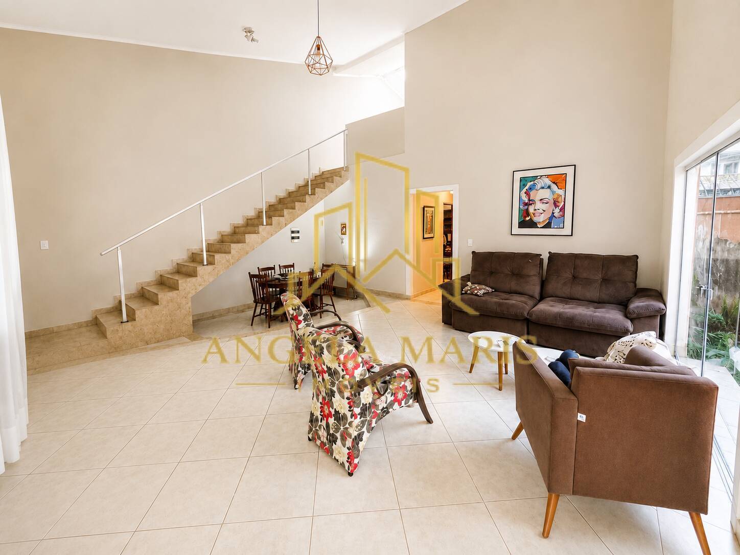 Casa, 5 quartos, 215 m² - Foto 1