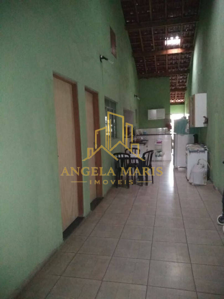 Casa, 3 quartos, 245 m² - Foto 1