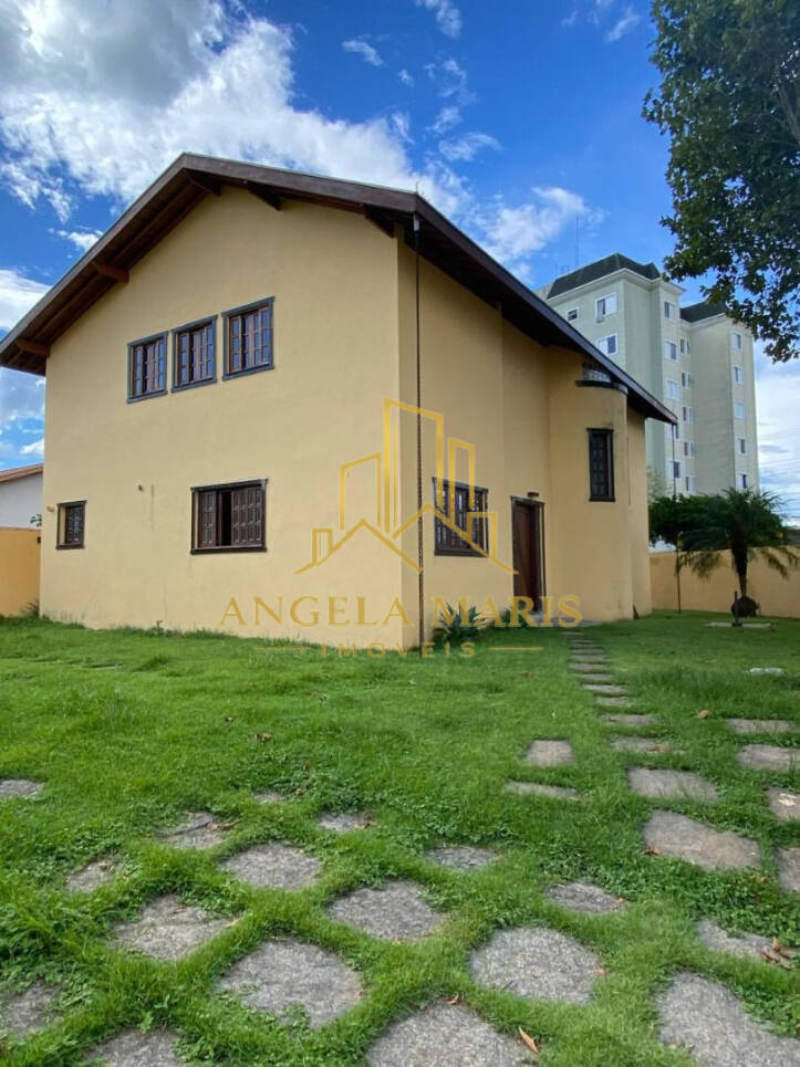Sobrado, 5 quartos, 237 m² - Foto 1