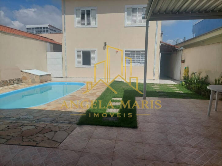 Sobrado, 4 quartos, 385 m² - Foto 1